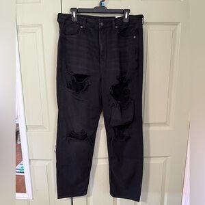 NWT American Eagle High Rise Mom Jeans